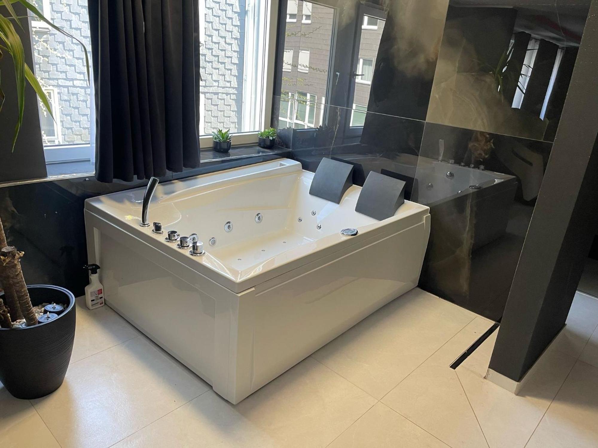 Ferienwohnung Spa Delluxe エッセン エクステリア 写真